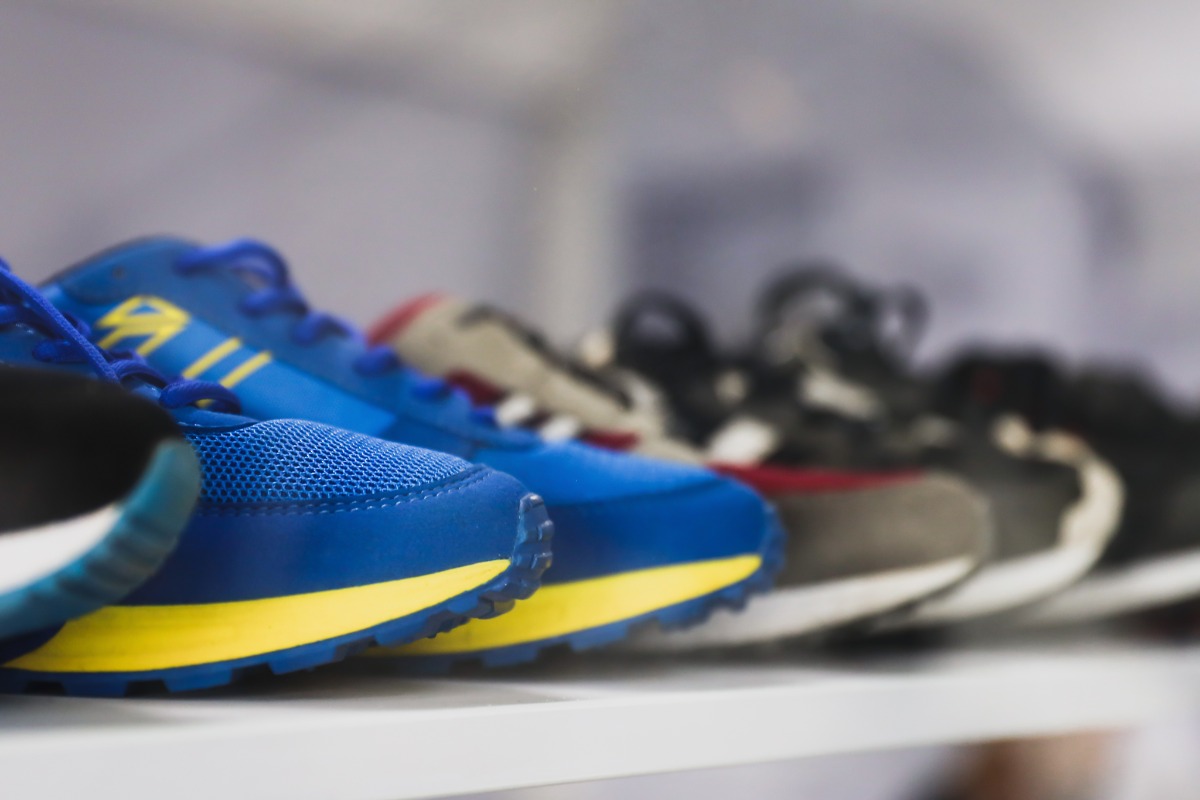 sneakers-blue-brown-black-shop